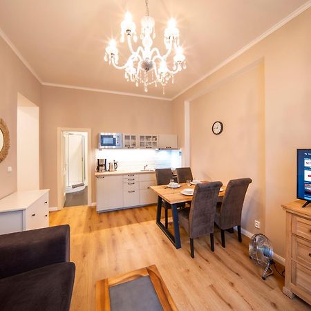 Apart Hotel Zborovska Прага Екстериор снимка