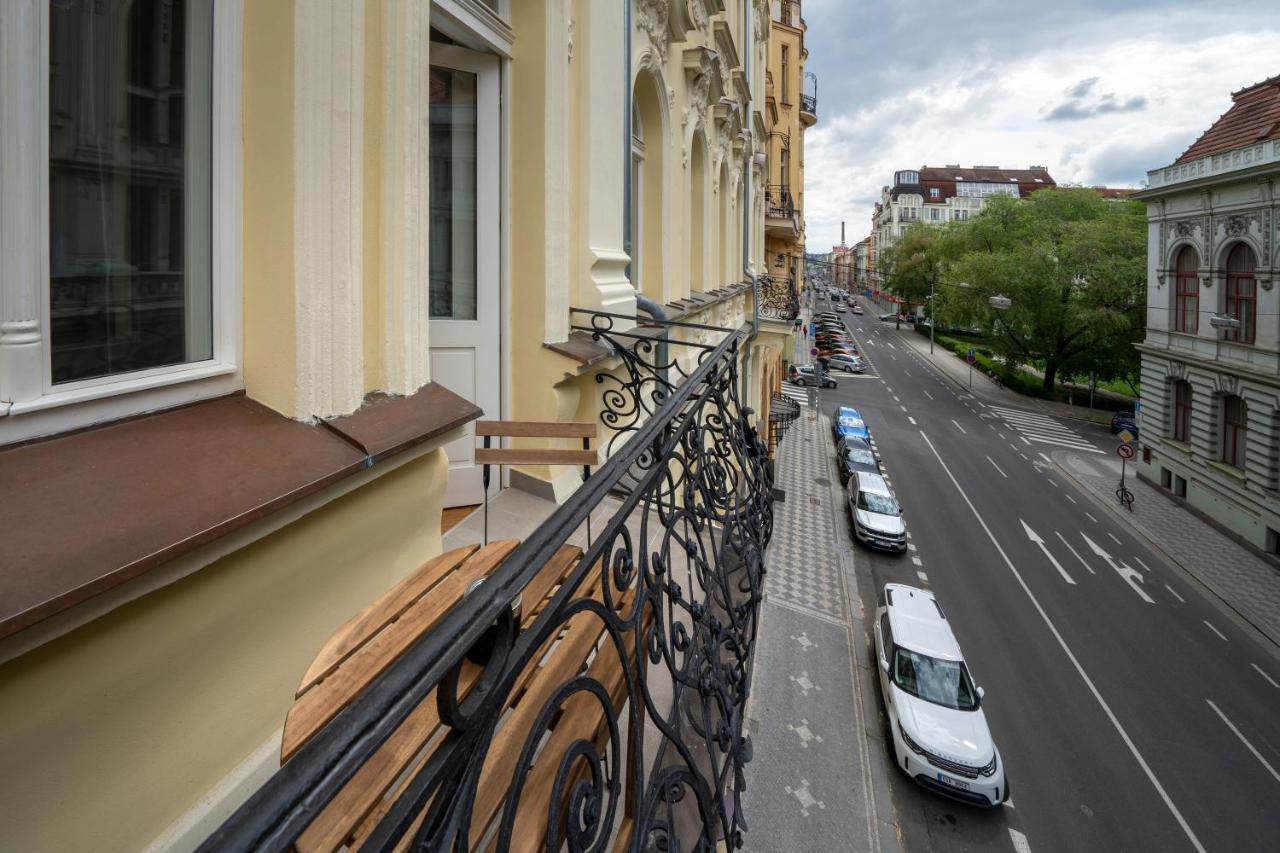 Apart Hotel Zborovska Прага Екстериор снимка