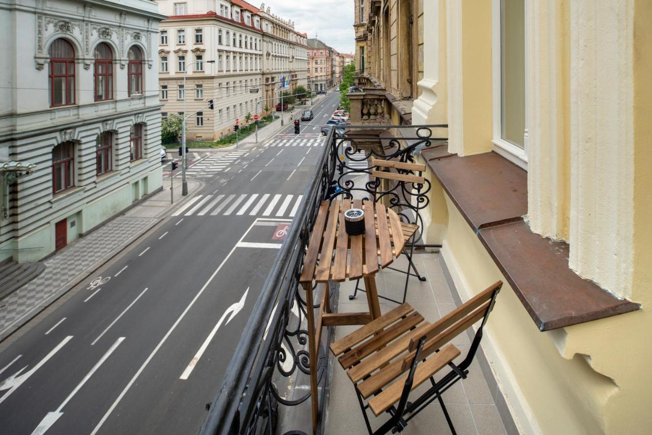 Apart Hotel Zborovska Прага Екстериор снимка