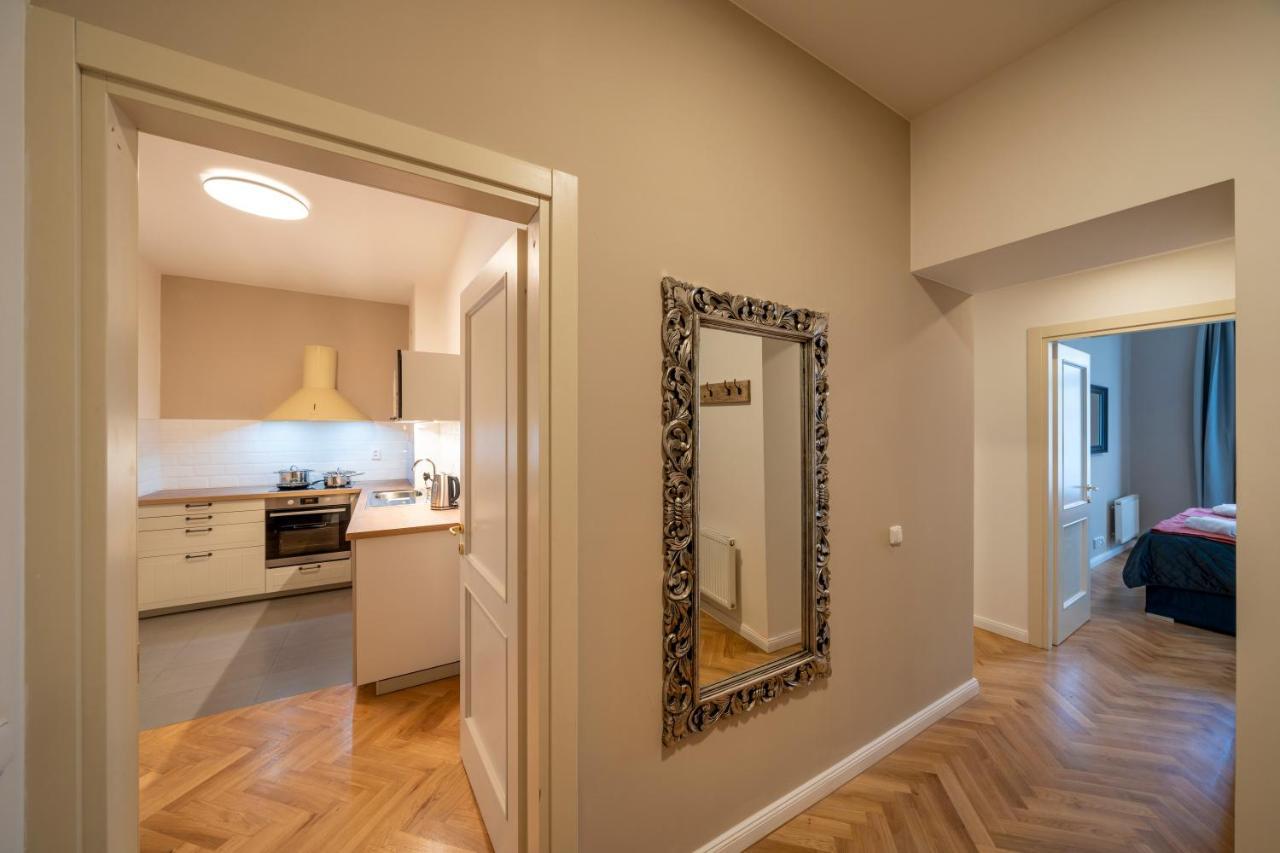 Apart Hotel Zborovska Прага Екстериор снимка