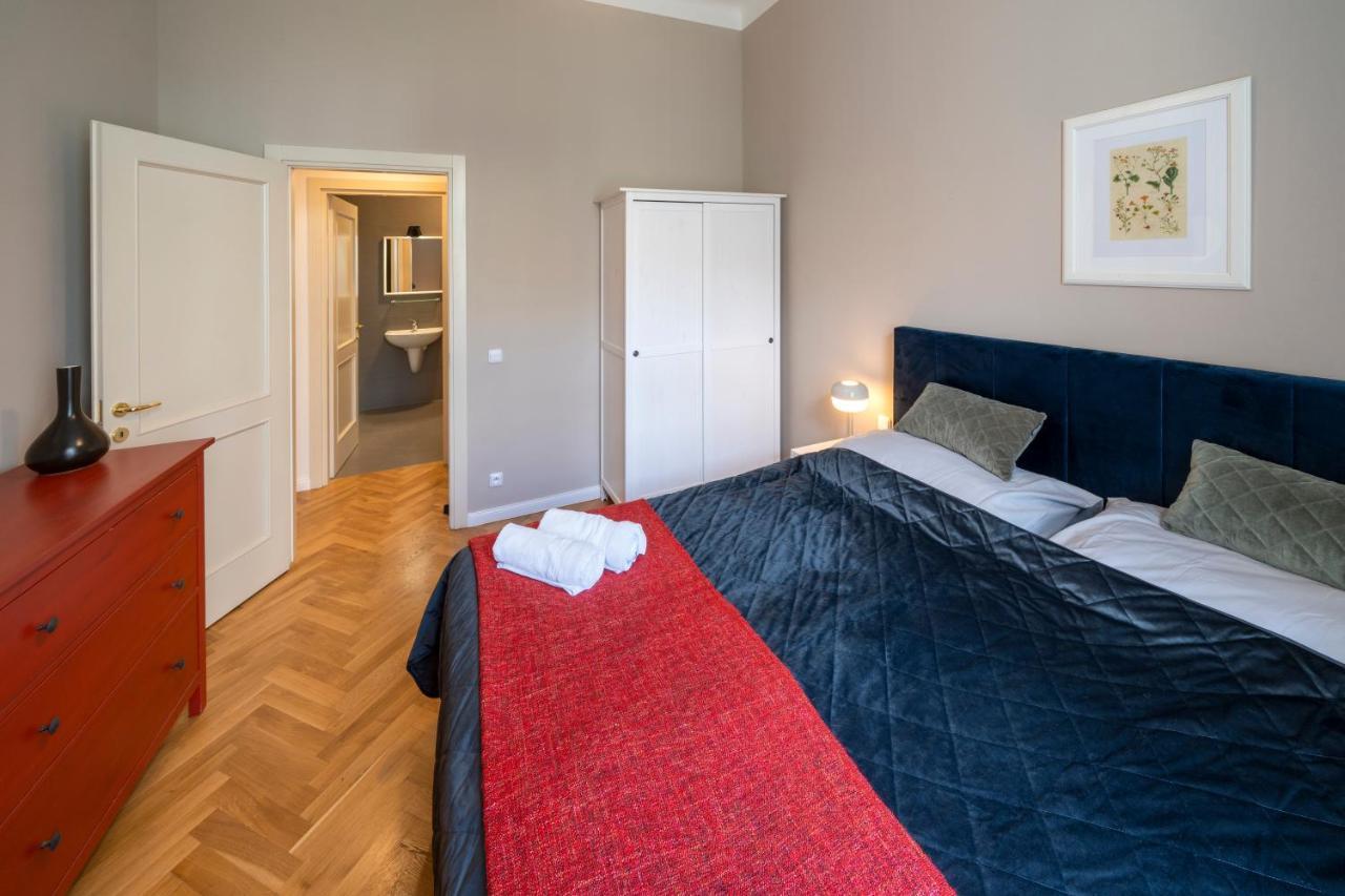 Apart Hotel Zborovska Прага Екстериор снимка