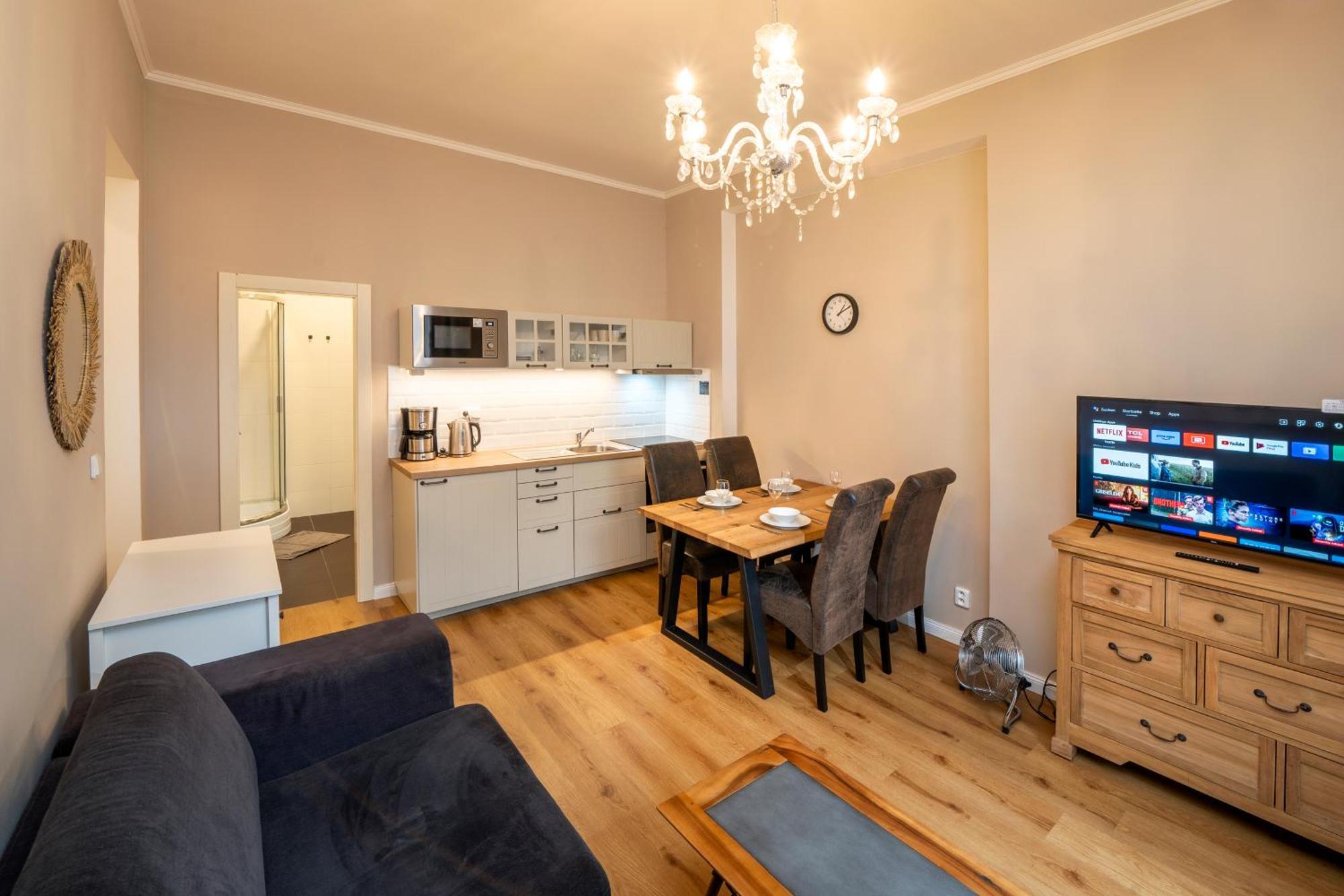 Apart Hotel Zborovska Прага Екстериор снимка