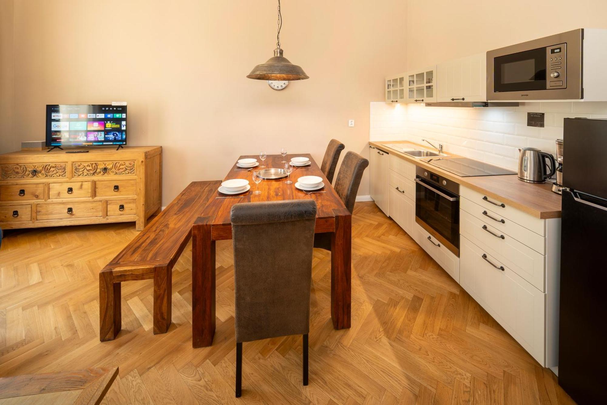 Apart Hotel Zborovska Прага Екстериор снимка