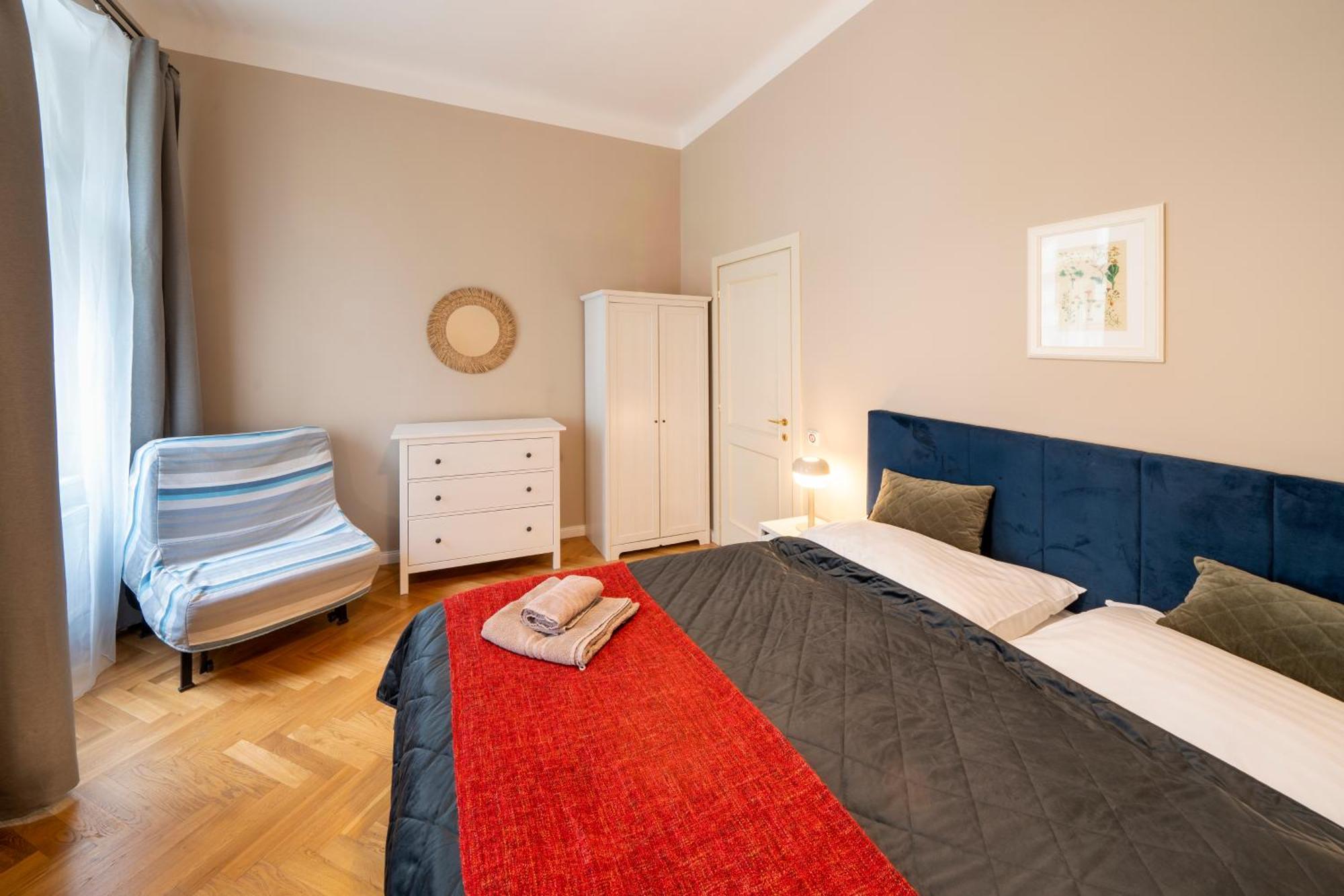 Apart Hotel Zborovska Прага Екстериор снимка