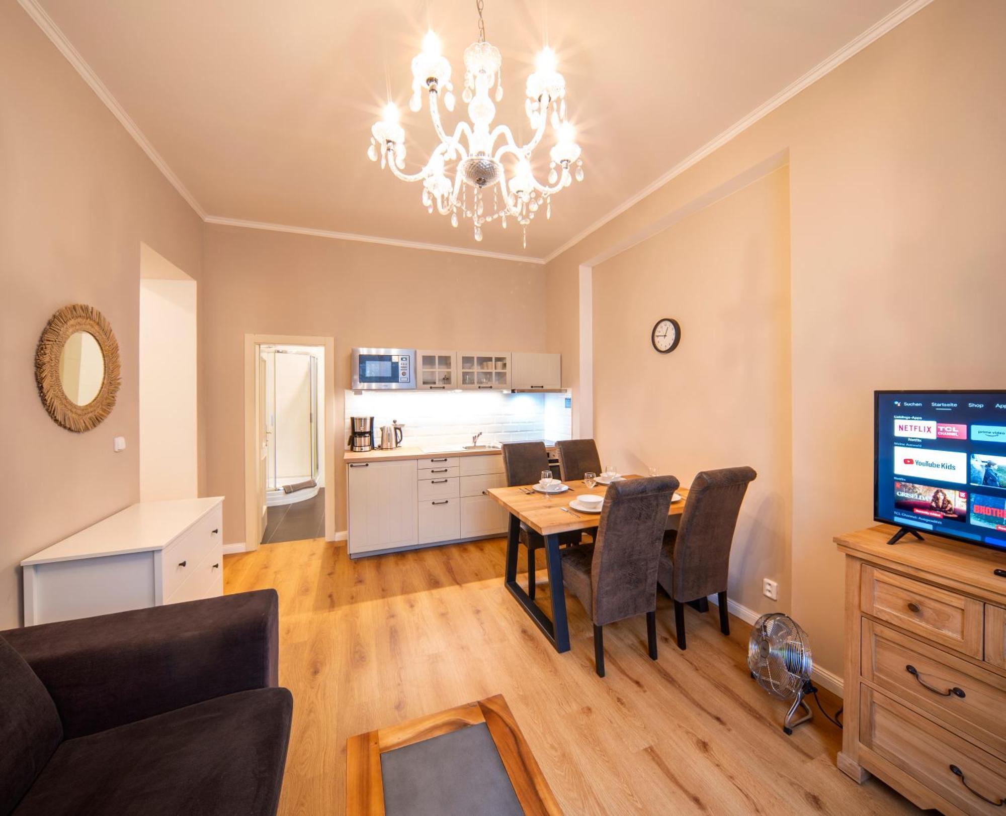 Apart Hotel Zborovska Прага Екстериор снимка