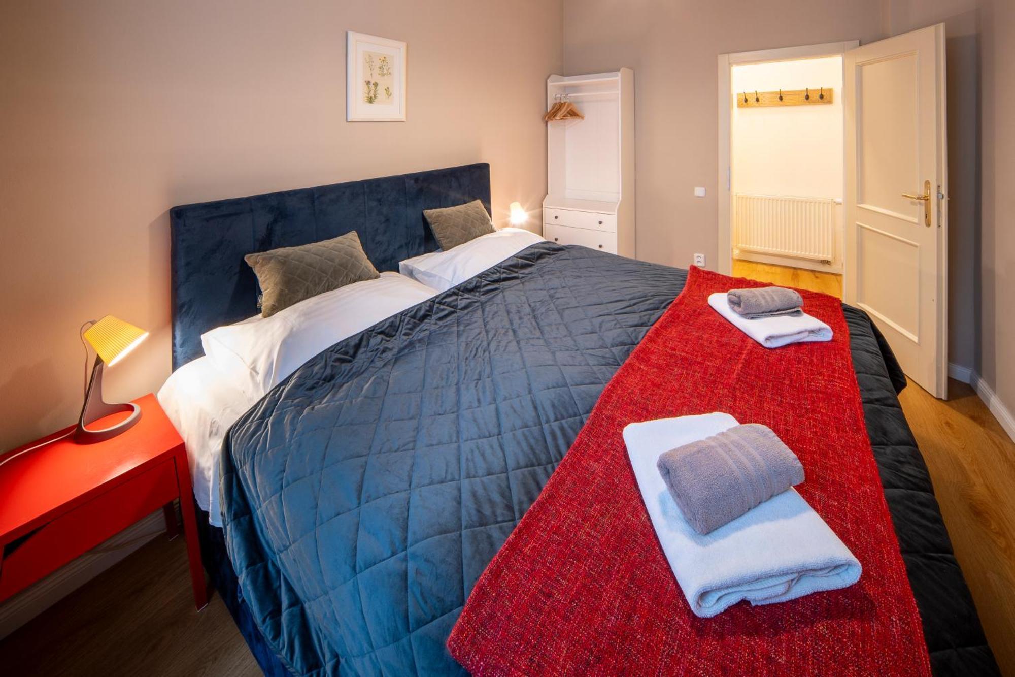 Apart Hotel Zborovska Прага Екстериор снимка