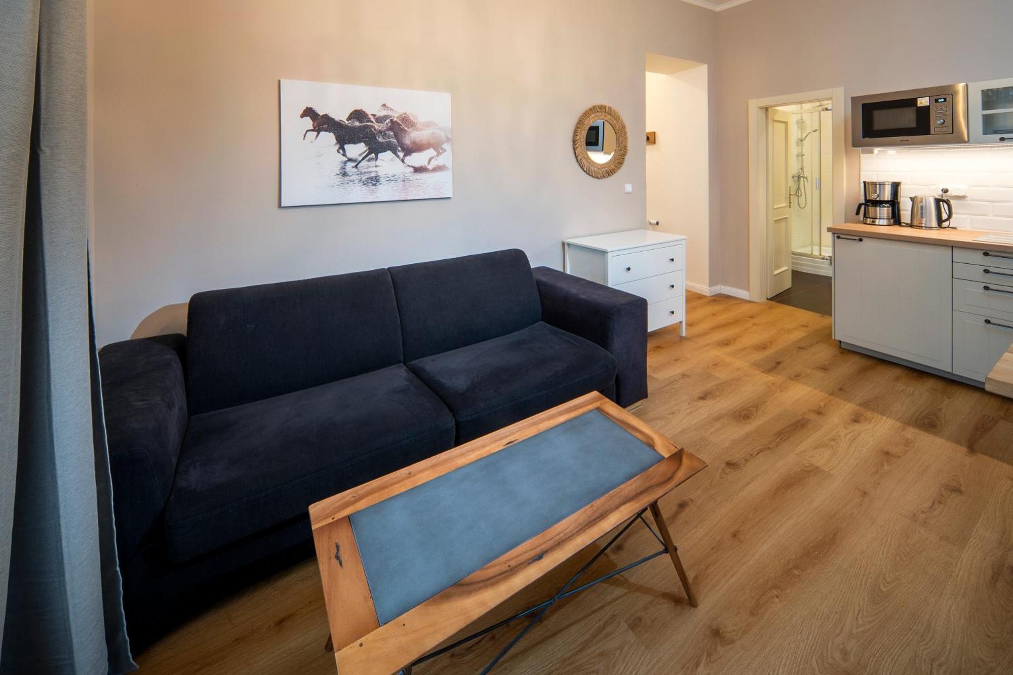 Apart Hotel Zborovska Прага Екстериор снимка