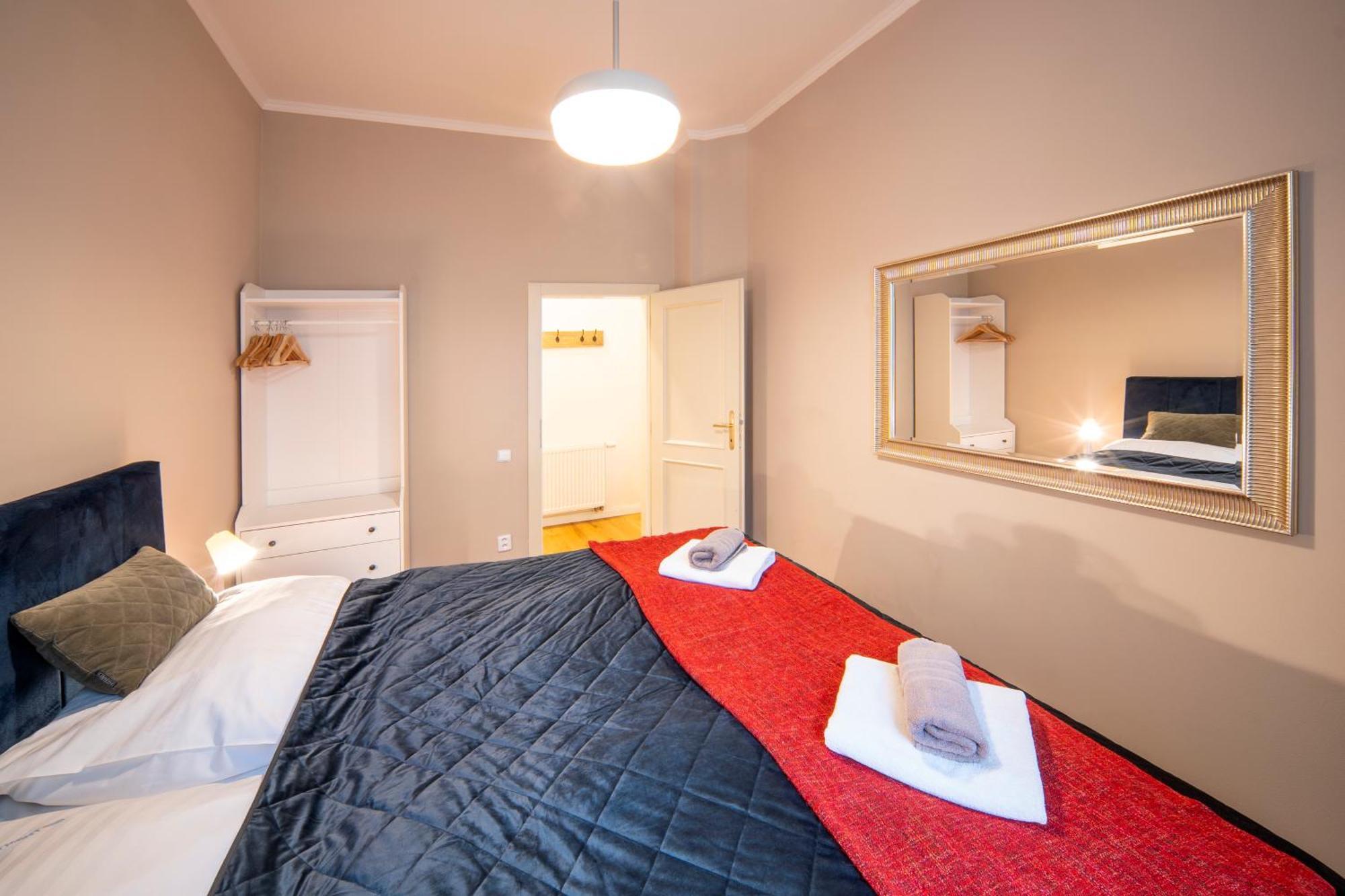 Apart Hotel Zborovska Прага Екстериор снимка