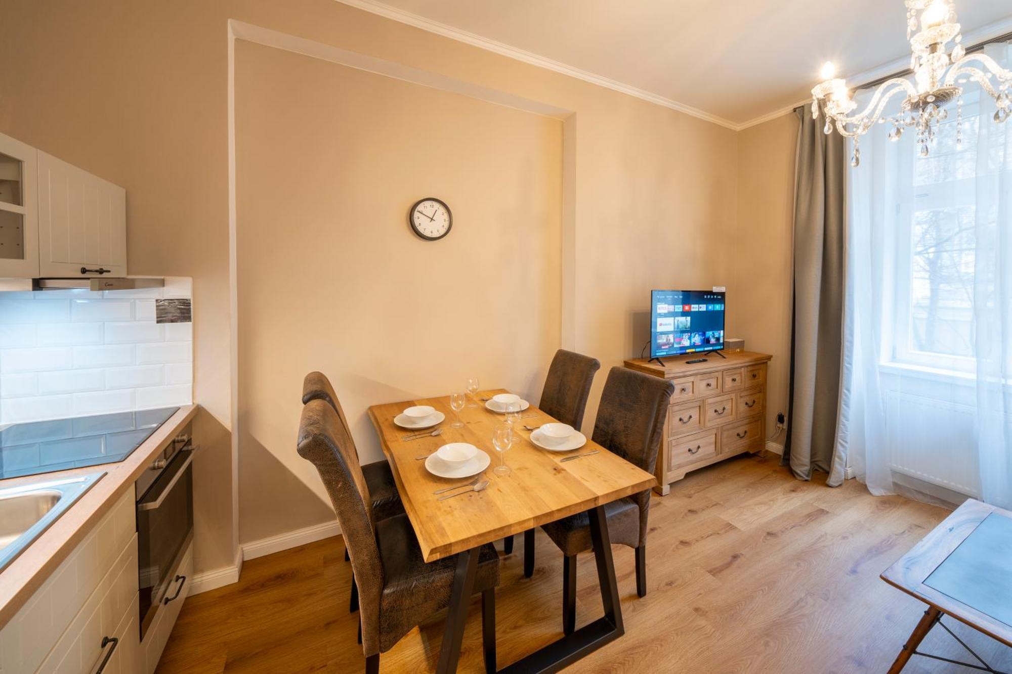 Apart Hotel Zborovska Прага Екстериор снимка