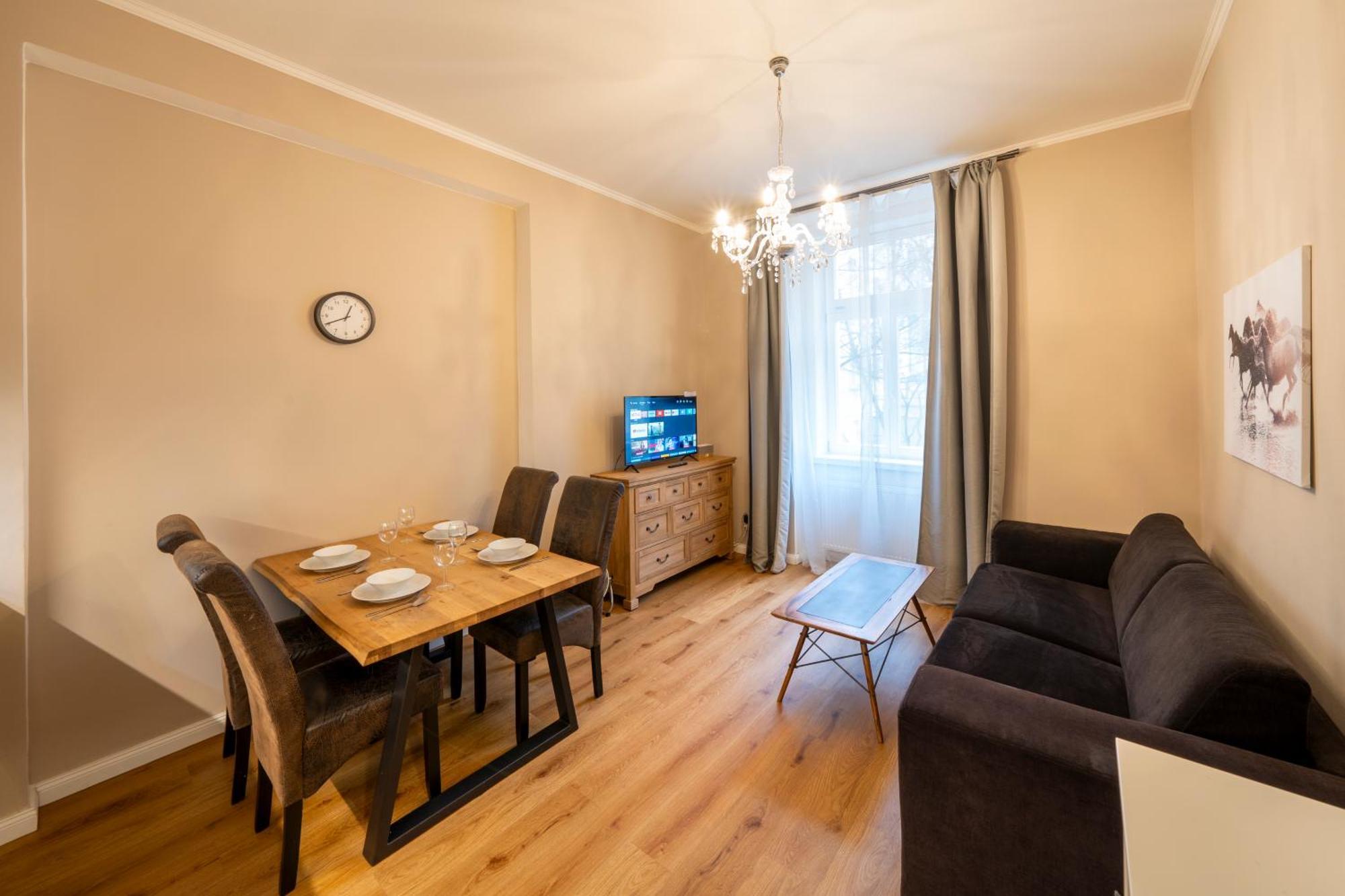 Apart Hotel Zborovska Прага Екстериор снимка