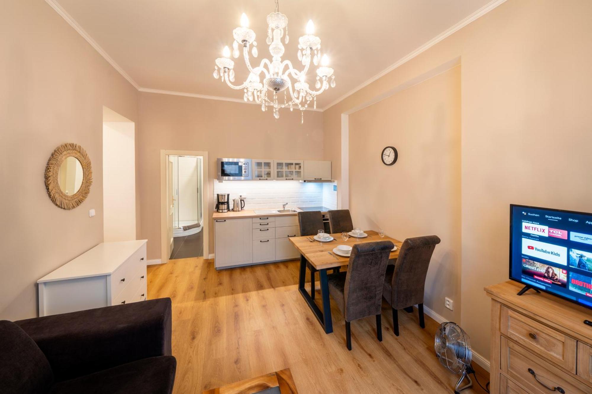 Apart Hotel Zborovska Прага Екстериор снимка