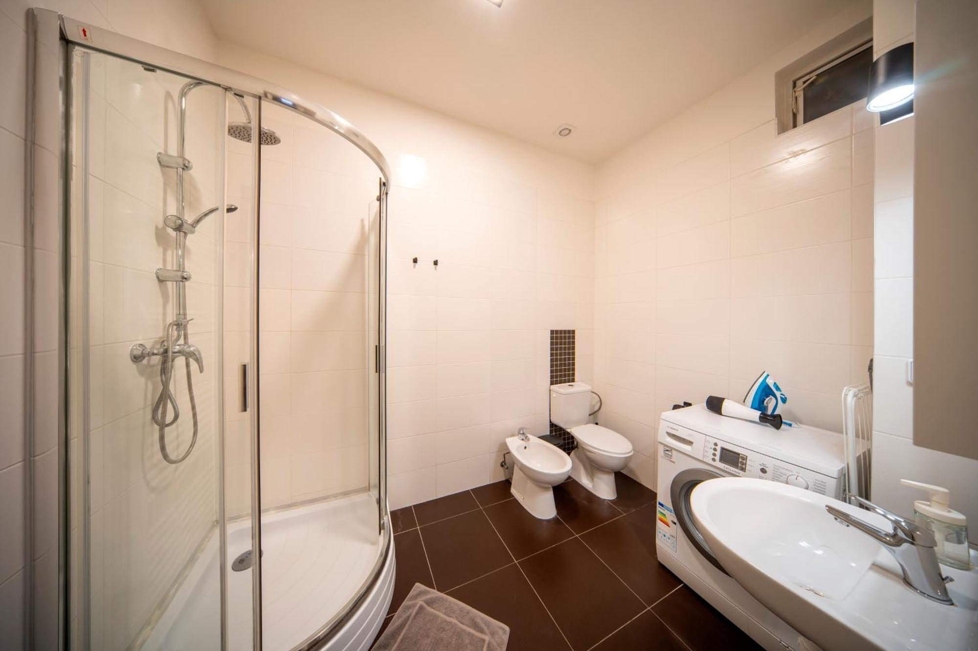 Apart Hotel Zborovska Прага Екстериор снимка