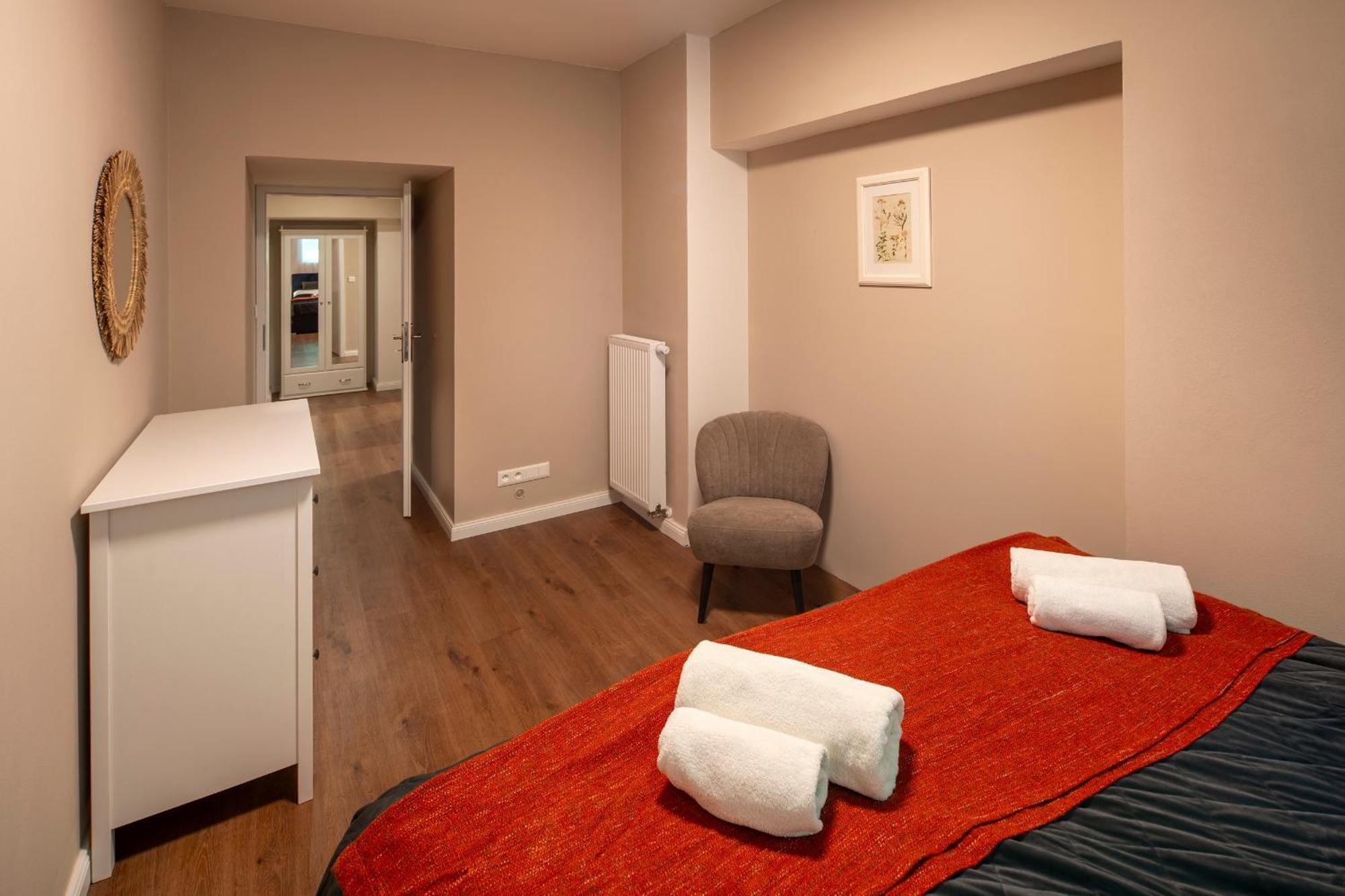 Apart Hotel Zborovska Прага Екстериор снимка