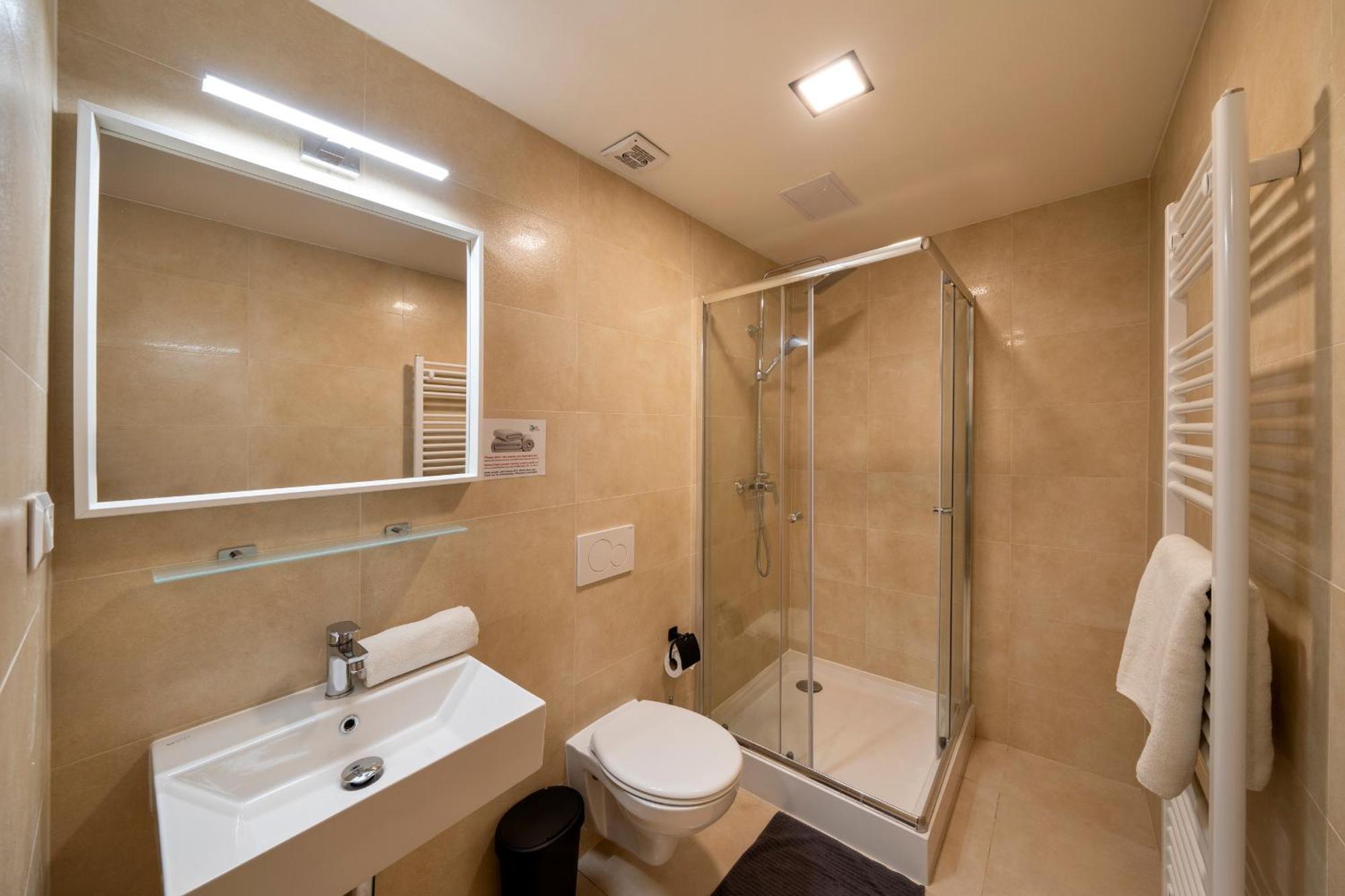 Apart Hotel Zborovska Прага Екстериор снимка