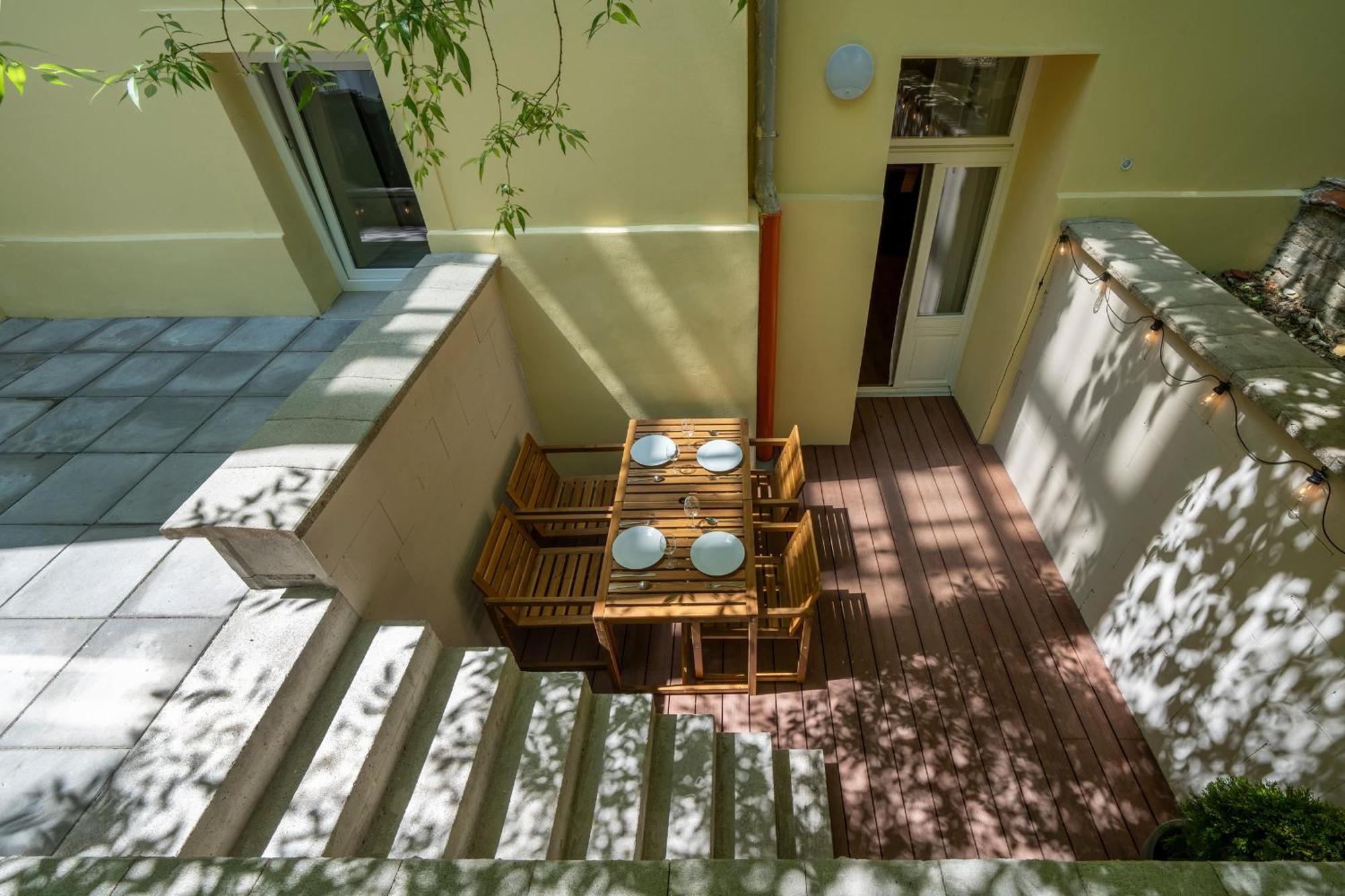 Apart Hotel Zborovska Прага Екстериор снимка