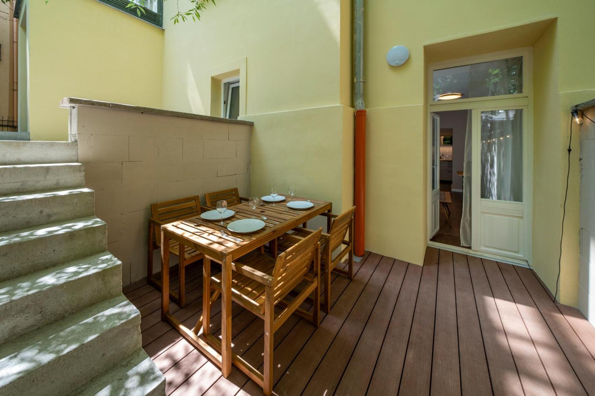 Apart Hotel Zborovska Прага Екстериор снимка