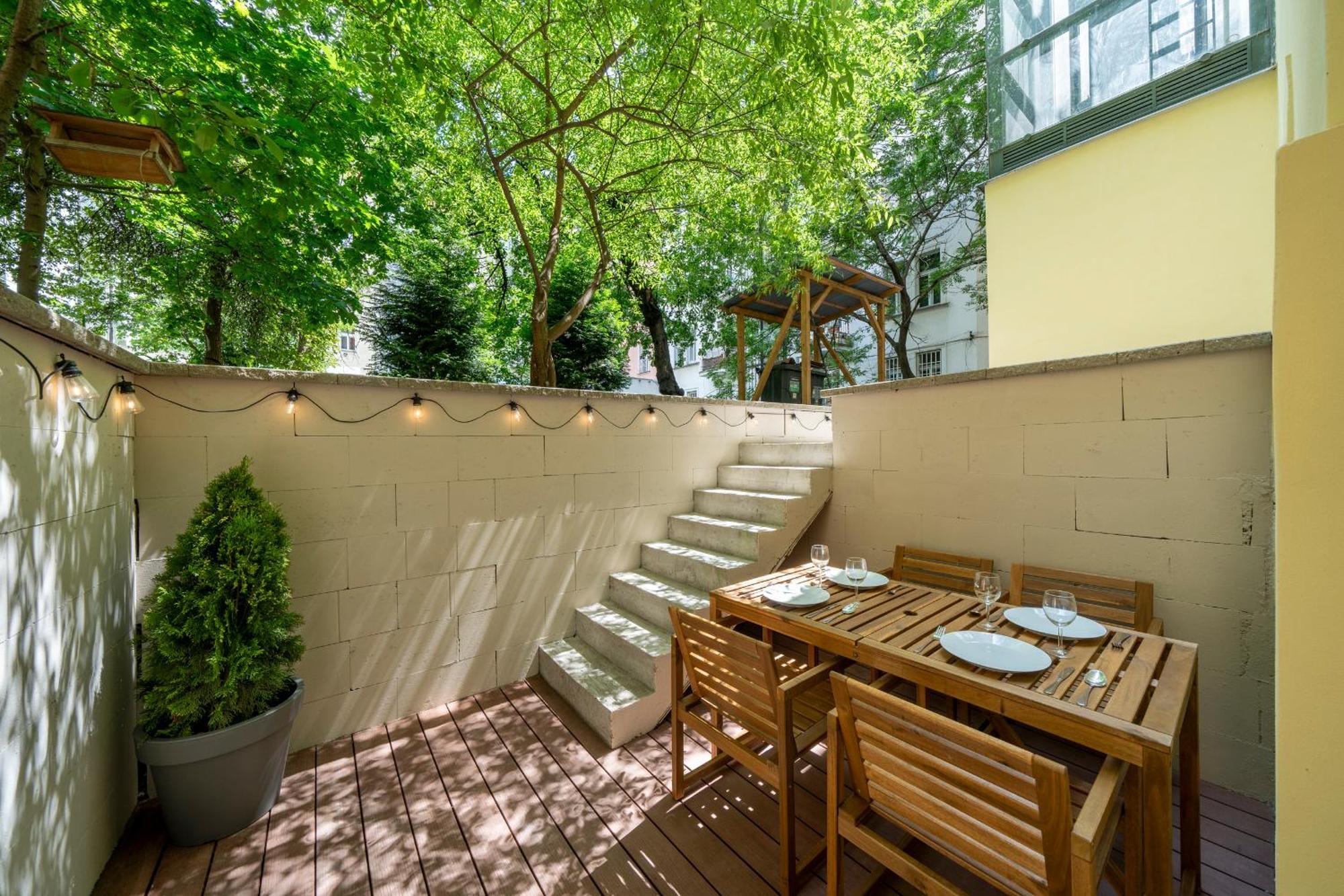 Apart Hotel Zborovska Прага Екстериор снимка